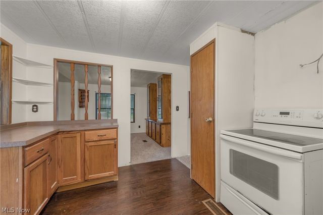 12 Overland Drive, Olmsted Twp, OH 44138