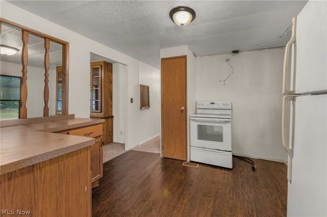 12 Overland Drive, Olmsted Twp, OH 44138
