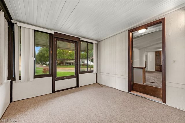 12 Overland Drive, Olmsted Twp, OH 44138