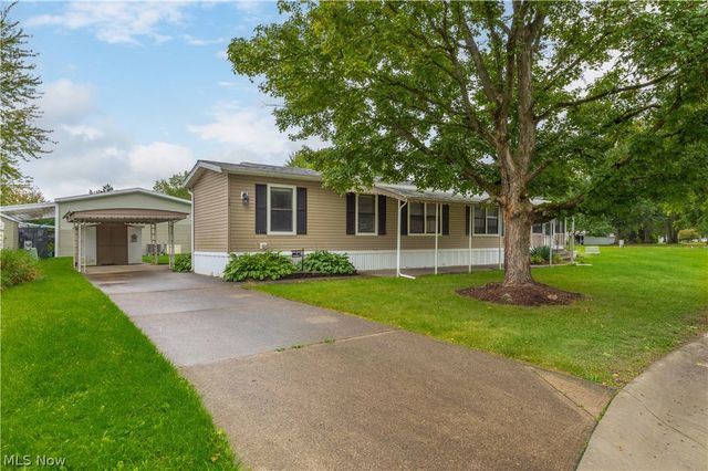 12 Overland Drive, Olmsted Twp, OH 44138