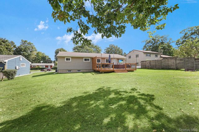 8 Keystone Park, Middletown, NY 10940