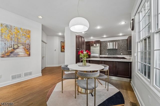76 Schindler Way, Fairfield Twp., NJ 07004