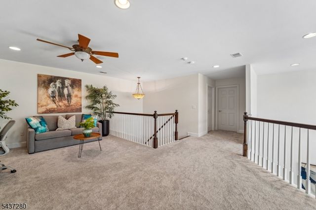76 Schindler Way, Fairfield Twp., NJ 07004