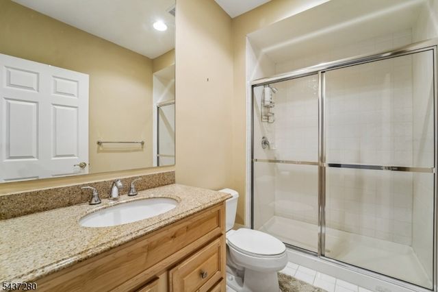 76 Schindler Way, Fairfield Twp., NJ 07004