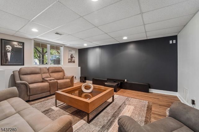 76 Schindler Way, Fairfield Twp., NJ 07004