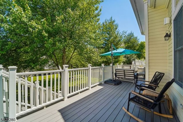 76 Schindler Way, Fairfield Twp., NJ 07004