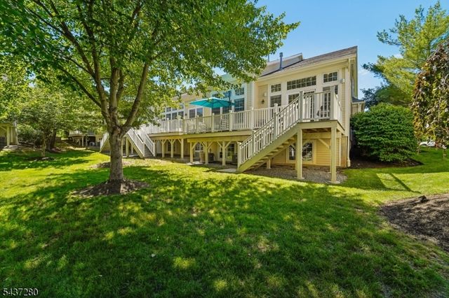 76 Schindler Way, Fairfield Twp., NJ 07004