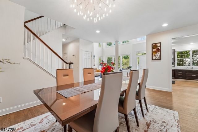 76 Schindler Way, Fairfield Twp., NJ 07004