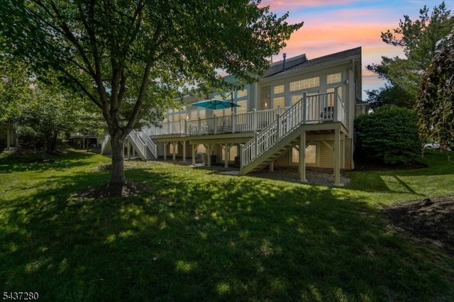 76 Schindler Way, Fairfield Twp., NJ 07004