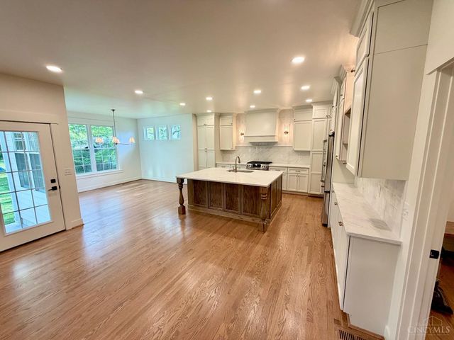 7807 Dee Street, Madeira, OH 45243
