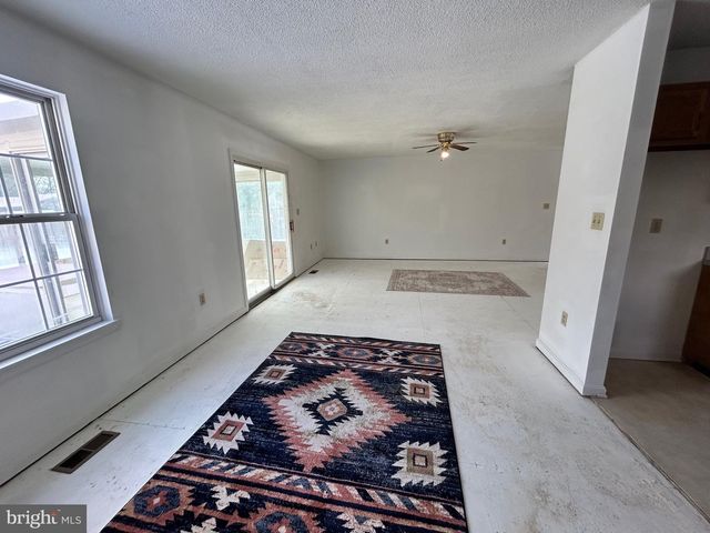 119 BUCHANNAN DR, Stephens City, VA 22655