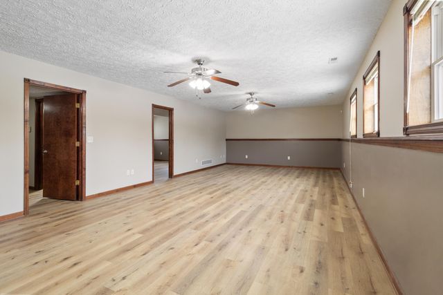 7800 Eider Avenue, Hobart, IN 46342