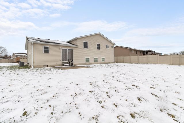 7800 Eider Avenue, Hobart, IN 46342