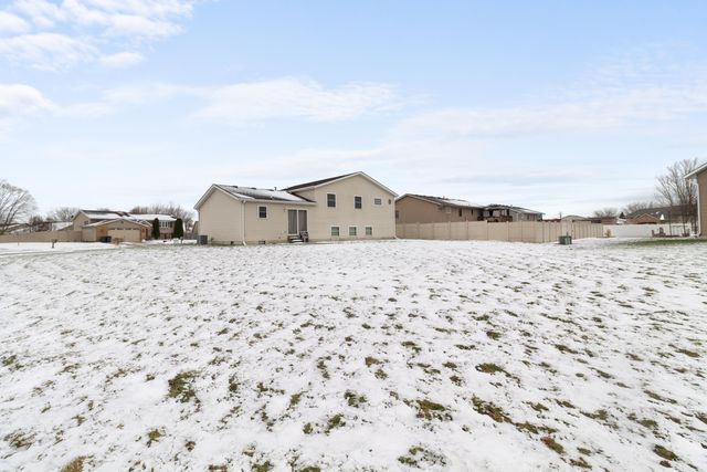 7800 Eider Avenue, Hobart, IN 46342