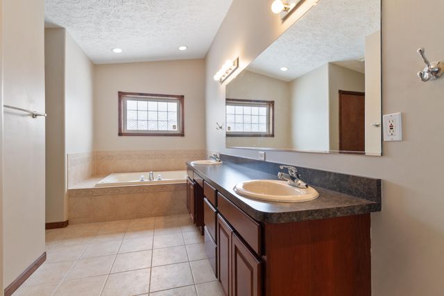 7800 Eider Avenue, Hobart, IN 46342