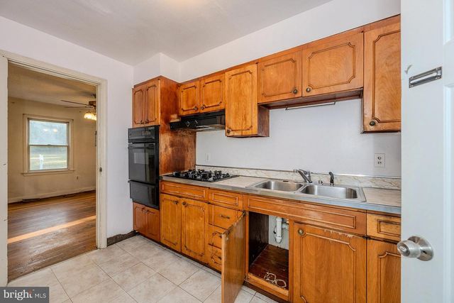 1712 N CULPEPER ST, Arlington, VA 22207