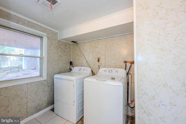 1712 N CULPEPER ST, Arlington, VA 22207