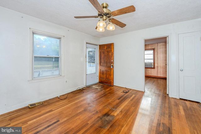 1712 N CULPEPER ST, Arlington, VA 22207