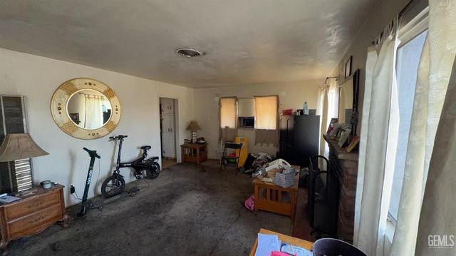 625 White Lane, Bakersfield, CA 93307