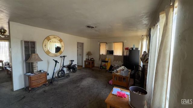 625 White Lane, Bakersfield, CA 93307