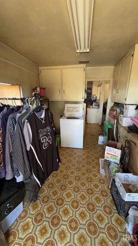 625 White Lane, Bakersfield, CA 93307