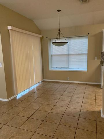 8532 Minturn Drive, Fort Worth, TX 76131