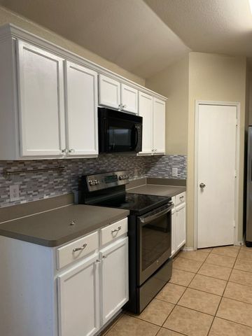 8532 Minturn Drive, Fort Worth, TX 76131