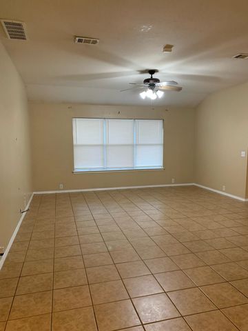 8532 Minturn Drive, Fort Worth, TX 76131