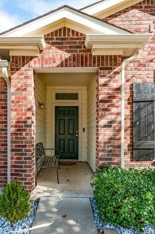 8532 Minturn Drive, Fort Worth, TX 76131