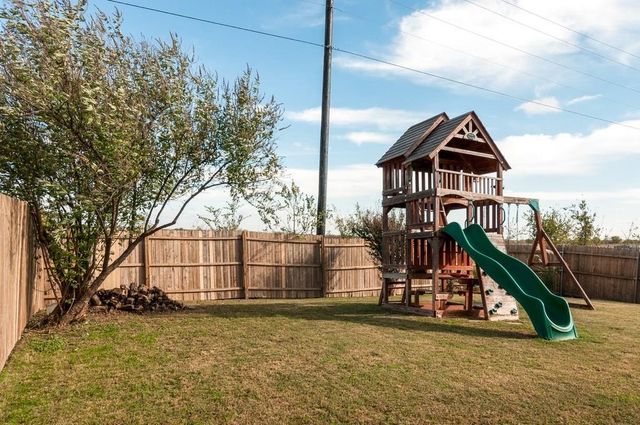 8532 Minturn Drive, Fort Worth, TX 76131