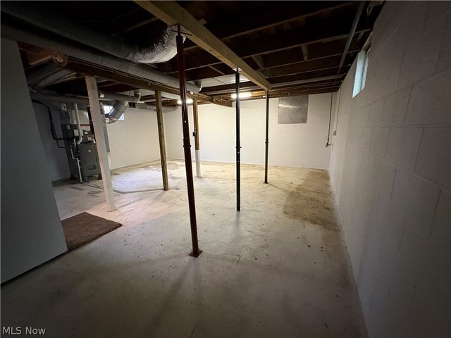 222 High Street, Senecaville, OH 43780