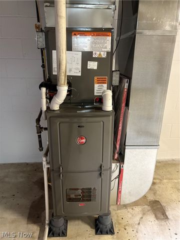 222 High Street, Senecaville, OH 43780