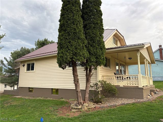 222 High Street, Senecaville, OH 43780