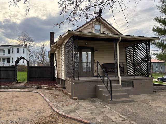 222 High Street, Senecaville, OH 43780