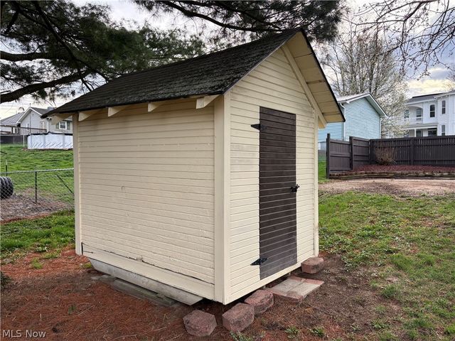 222 High Street, Senecaville, OH 43780