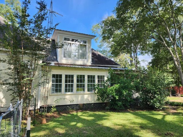 205 S 2nd Street, Logansport, LA 71049