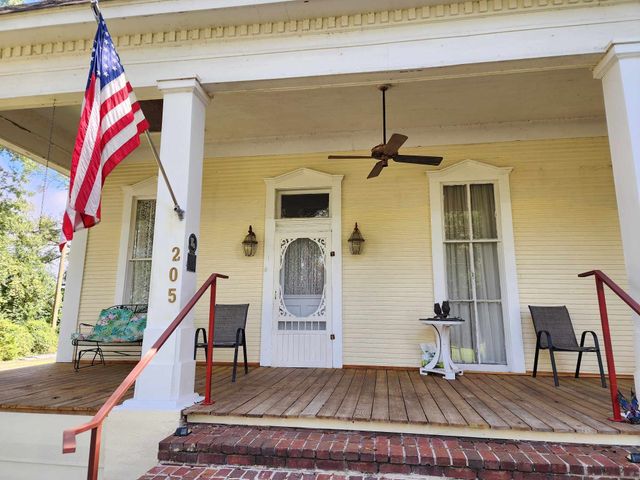 205 S 2nd Street, Logansport, LA 71049