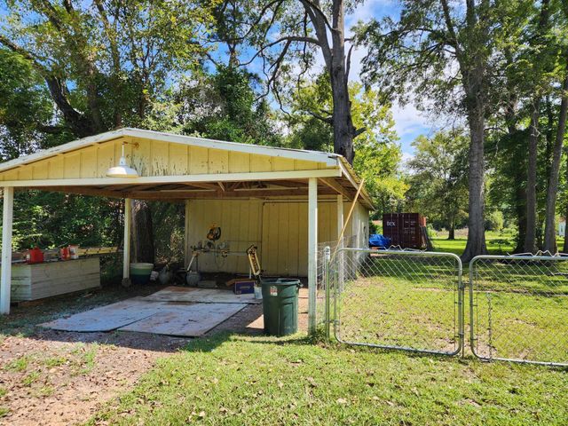 205 S 2nd Street, Logansport, LA 71049