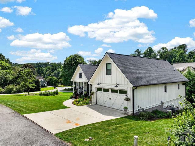 35 Meadow Haven Court, Mills River, NC 28759