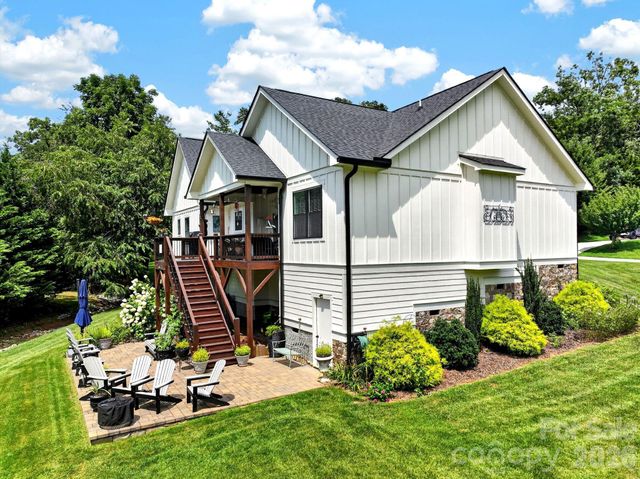 35 Meadow Haven Court, Mills River, NC 28759