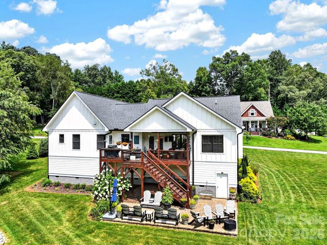 35 Meadow Haven Court, Mills River, NC 28759