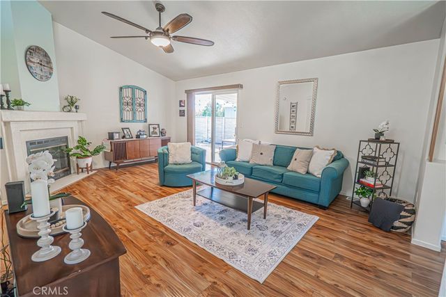 20164 Crestview Dr., Canyon Country, CA 91351