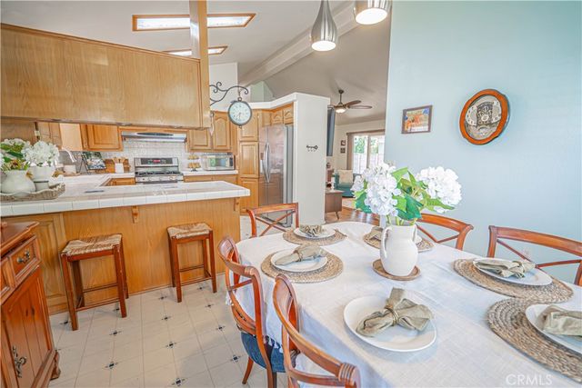 20164 Crestview Dr., Canyon Country, CA 91351