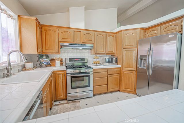 20164 Crestview Dr., Canyon Country, CA 91351