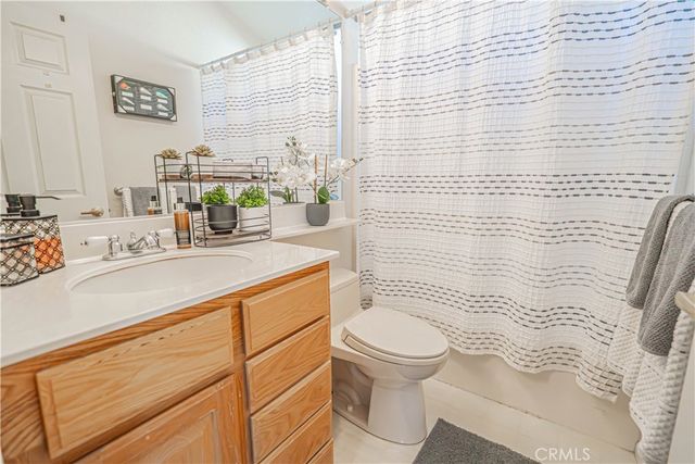 20164 Crestview Dr., Canyon Country, CA 91351