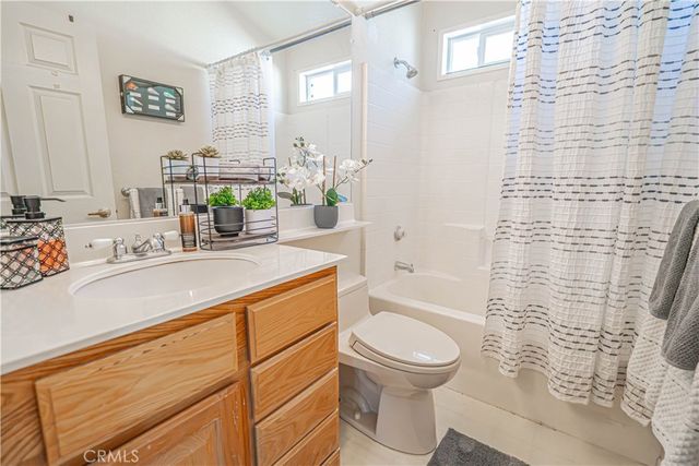 20164 Crestview Dr., Canyon Country, CA 91351