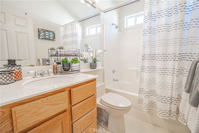 20164 Crestview Dr., Canyon Country, CA 91351