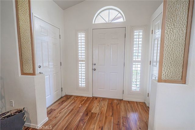 20164 Crestview Dr., Canyon Country, CA 91351