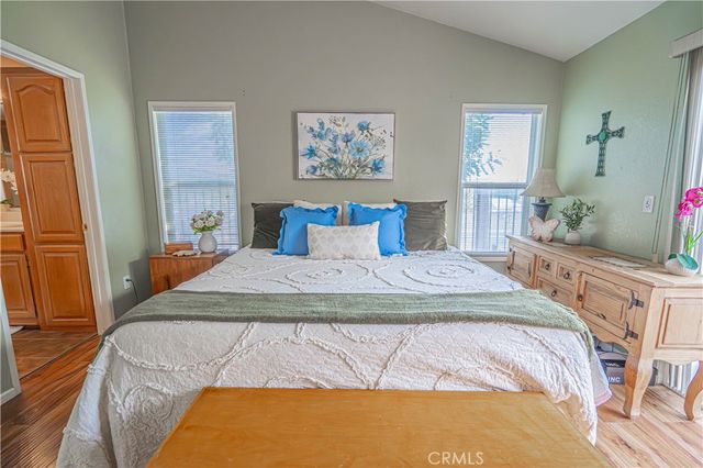 20164 Crestview Dr., Canyon Country, CA 91351