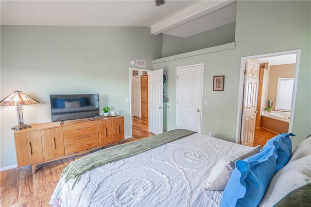 20164 Crestview Dr., Canyon Country, CA 91351